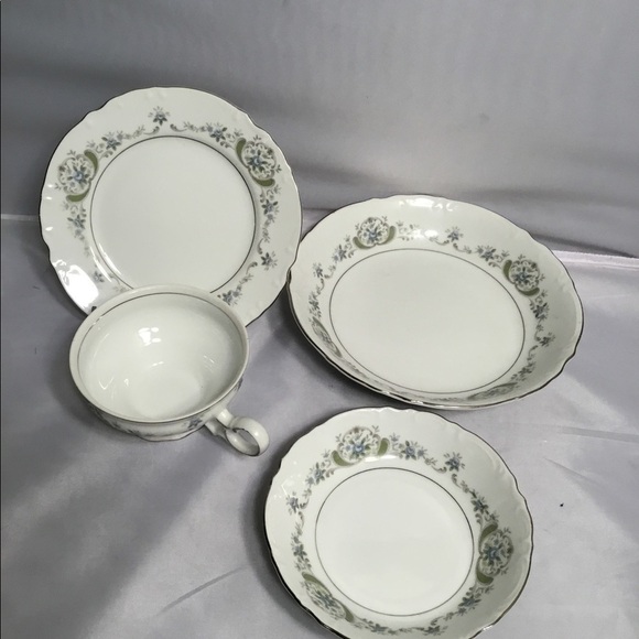 MIKASA, HERMÈS 9351 FINE CHINA JAPAN 4 PIECES  SETTING - Picture 2 of 6